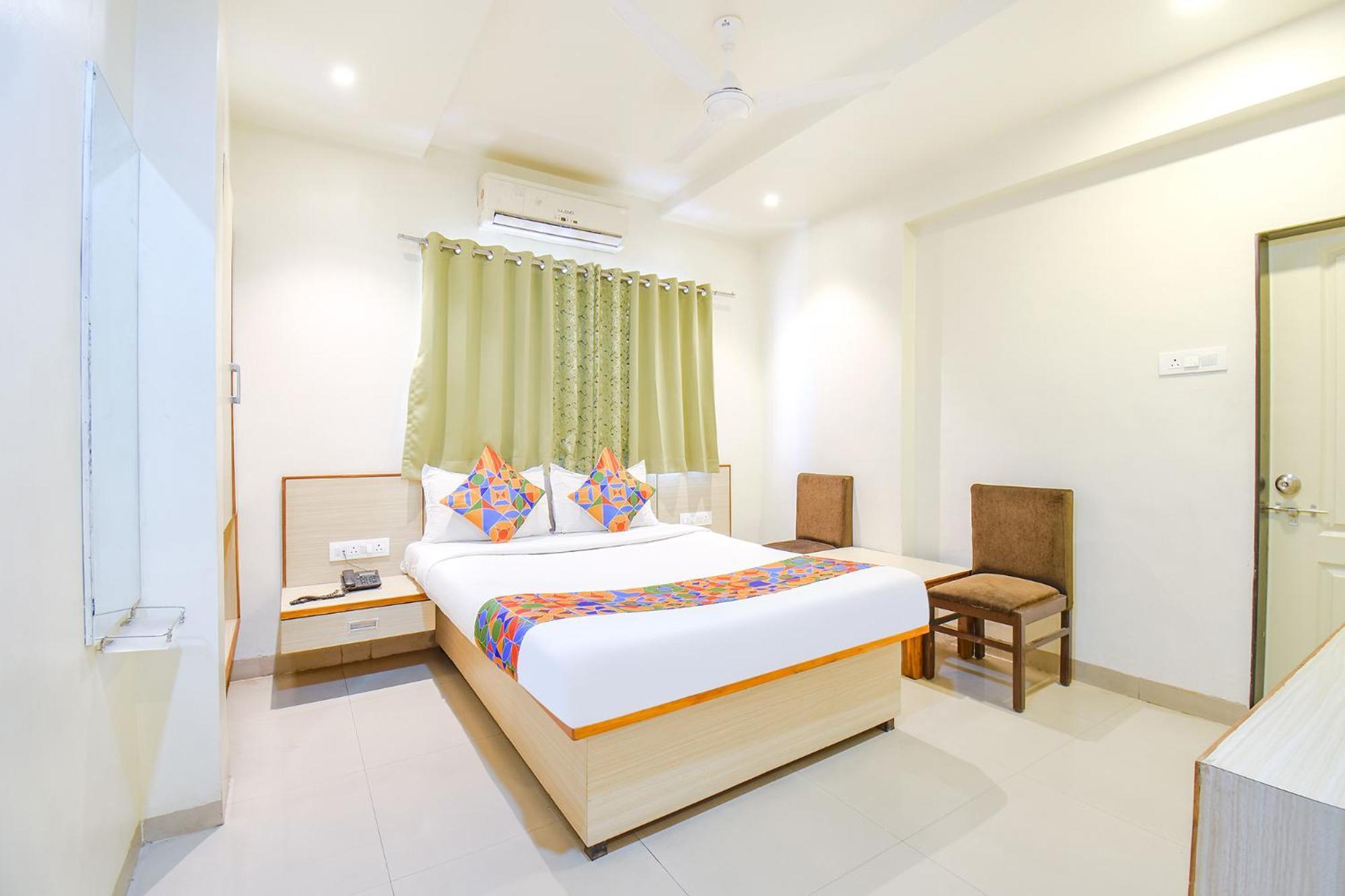 Fabhotel Ananta Sagar - Nr Pheonix Mall ปูเน่ ภายนอก รูปภาพ