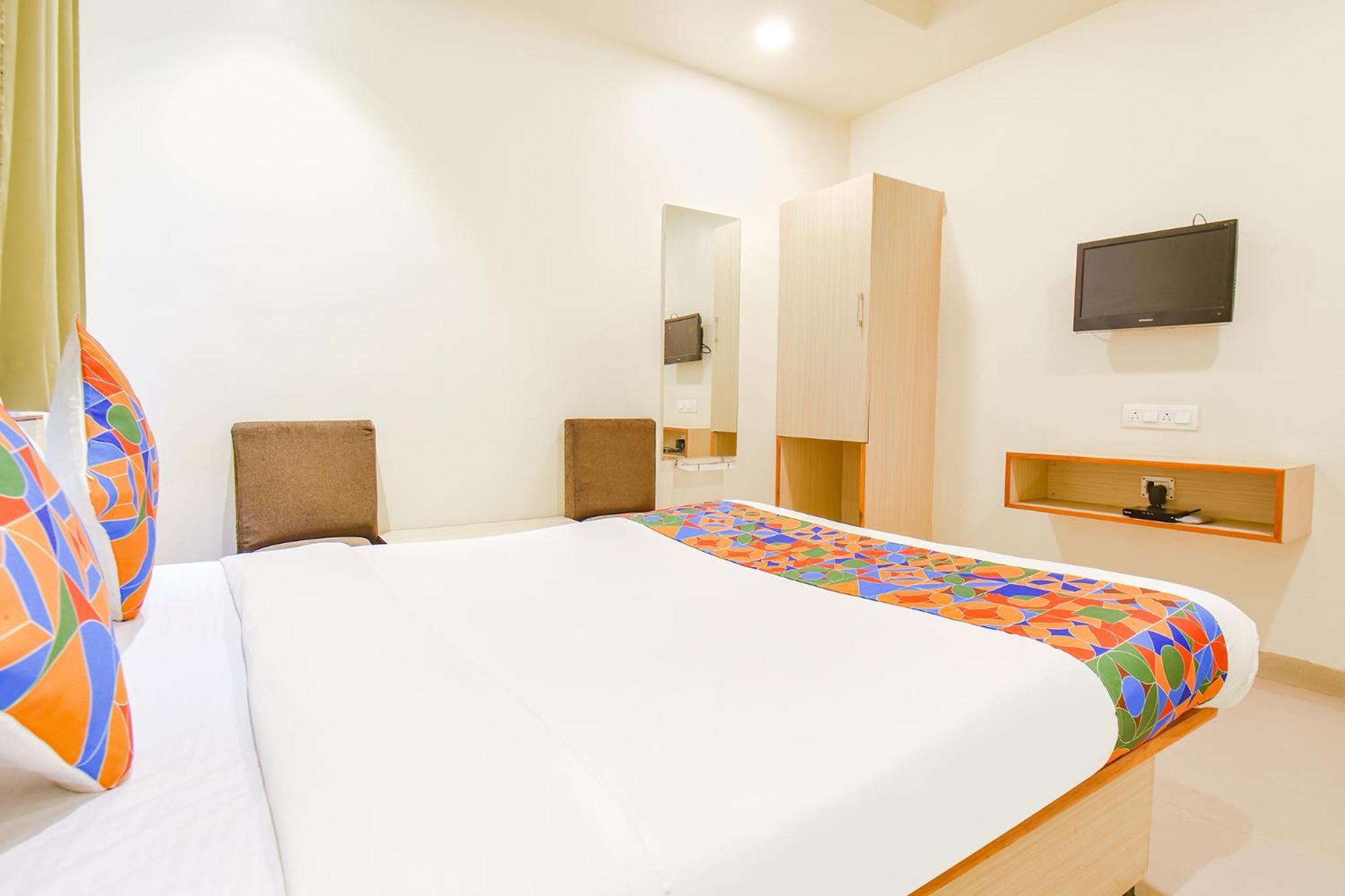 Fabhotel Ananta Sagar - Nr Pheonix Mall ปูเน่ ภายนอก รูปภาพ