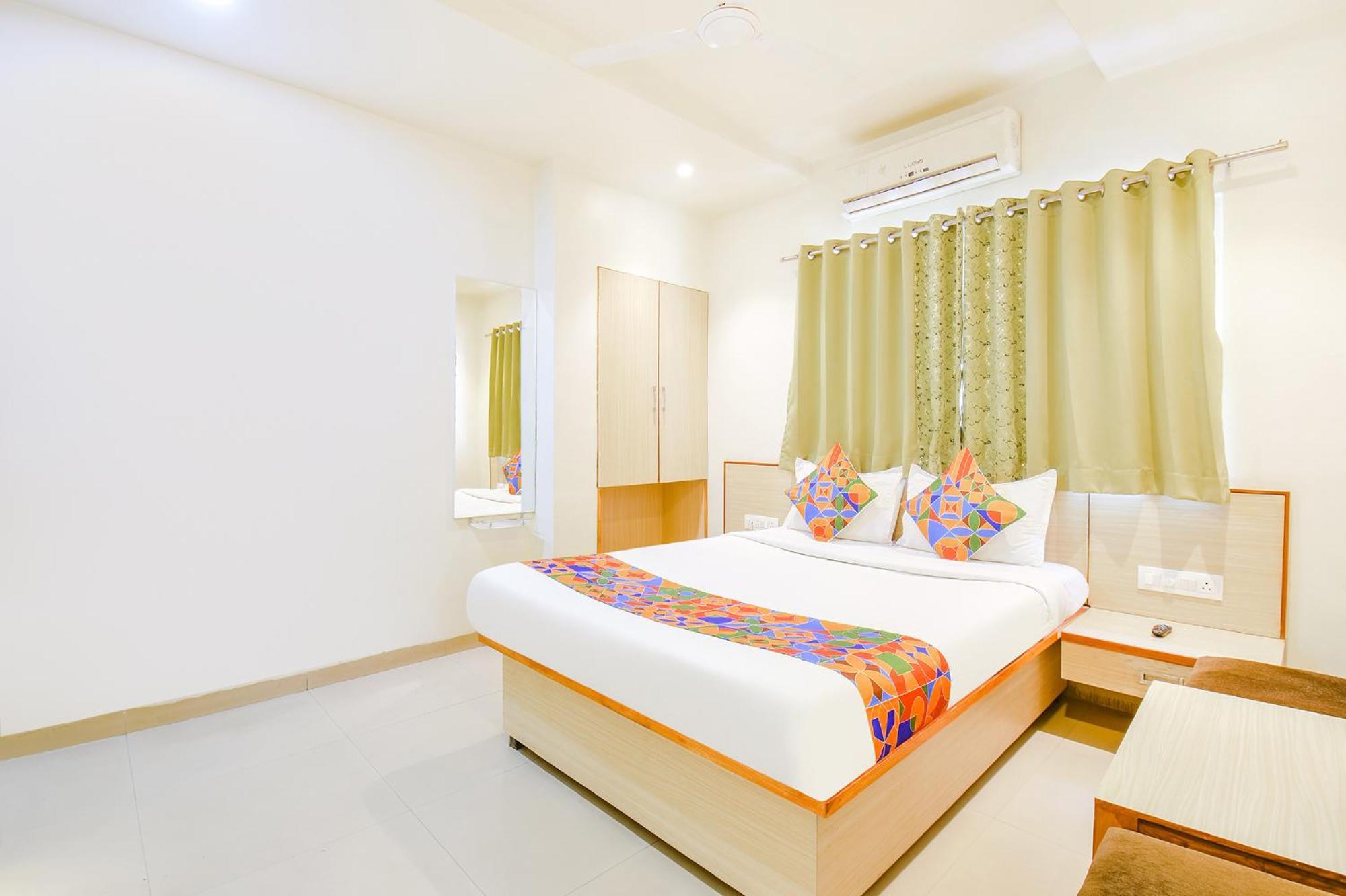 Fabhotel Ananta Sagar - Nr Pheonix Mall ปูเน่ ภายนอก รูปภาพ